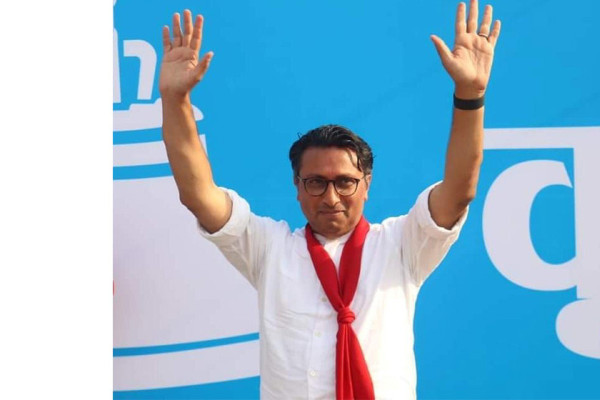 नीतिबाट राजनीतिसम्म : डा. स्वर्णिम वाग्लेको यात्रा